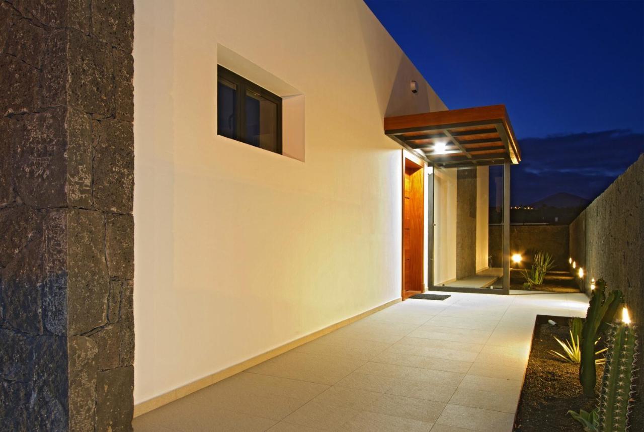 Luxury Los Mojones Villa Short Walk To Old Town Private Heated Pool Villa Los Mojones Angie Puerto Del Carmen Tías Extérieur photo