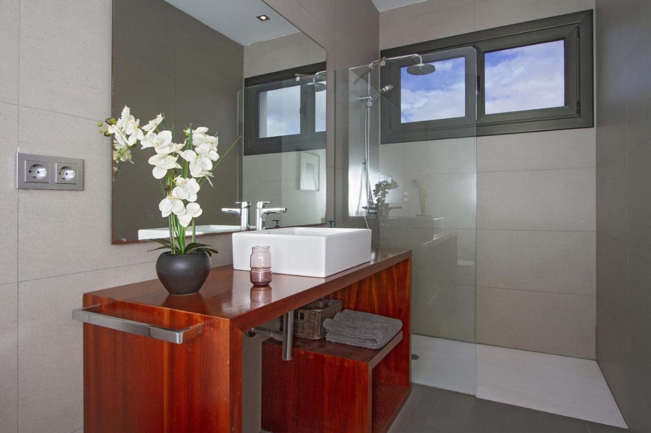 Luxury Los Mojones Villa Short Walk To Old Town Private Heated Pool Villa Los Mojones Angie Puerto Del Carmen Tías Extérieur photo